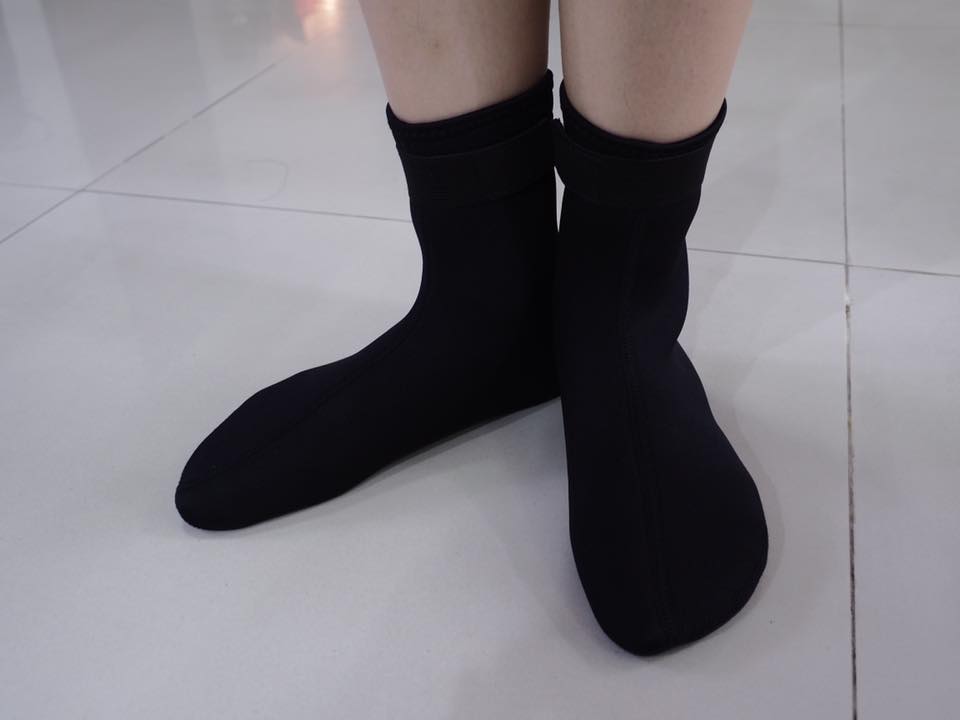 Neoprene Diving Sock ถุงเท้าดำน้ำ ถุงเท้ากีฬา Size L พร้อมส่งจากไทย