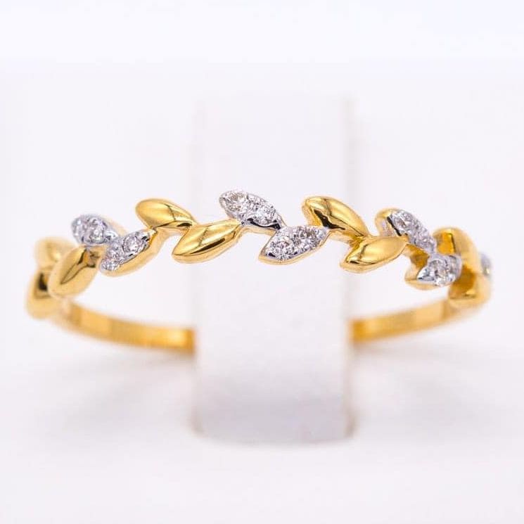 Happy Jewelry แหวนใบมะกอก เครื่องหมายแห่งชัยชนะ ฝัเพชรแท้ ทองแท้ 9k (37.5%) ขายได้ จำนำได้ 0.7g 6pt
