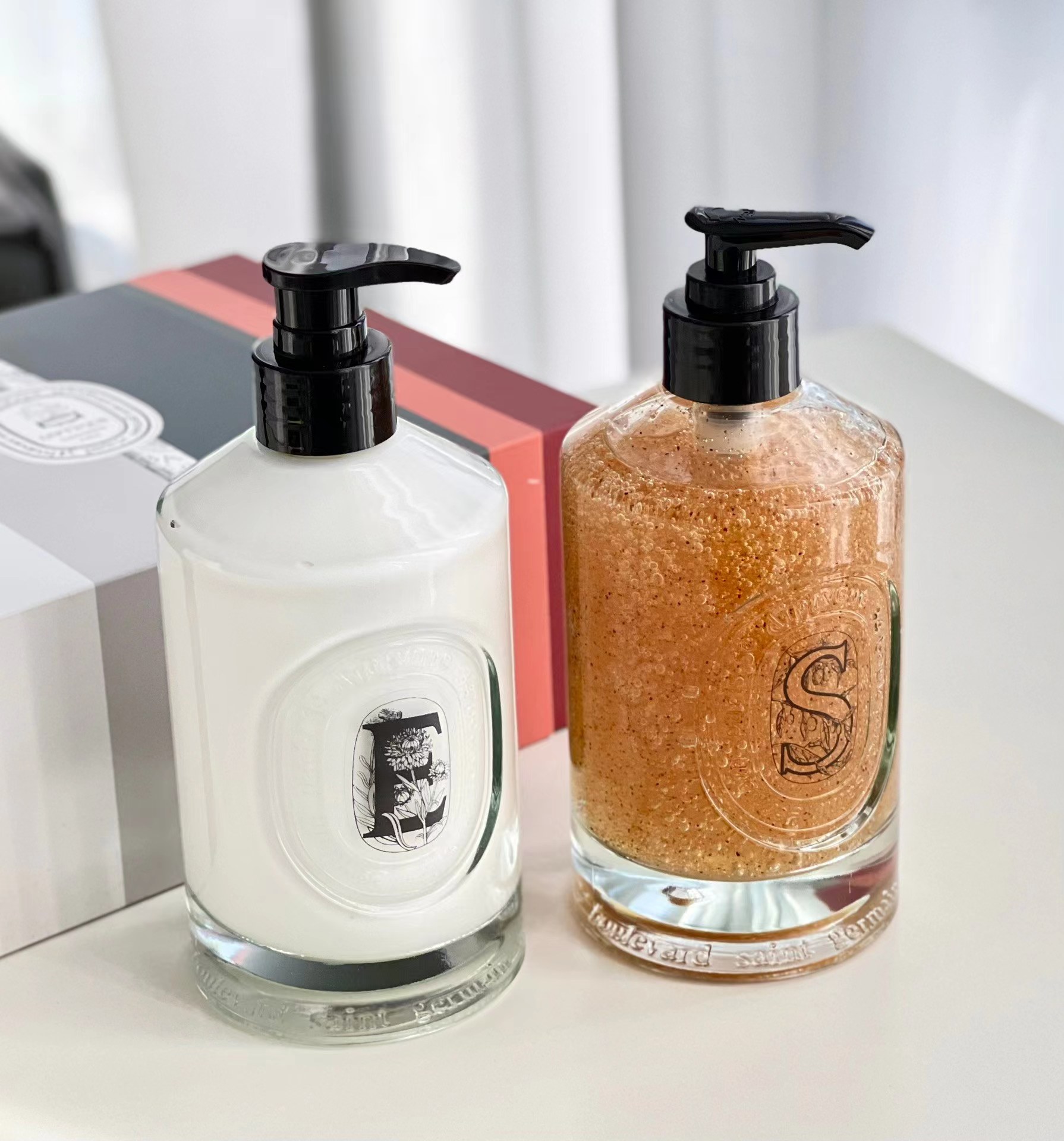 DIPTYQUE SOFTENING Exfoliating Hand Wash/lotion 350ml Makeup