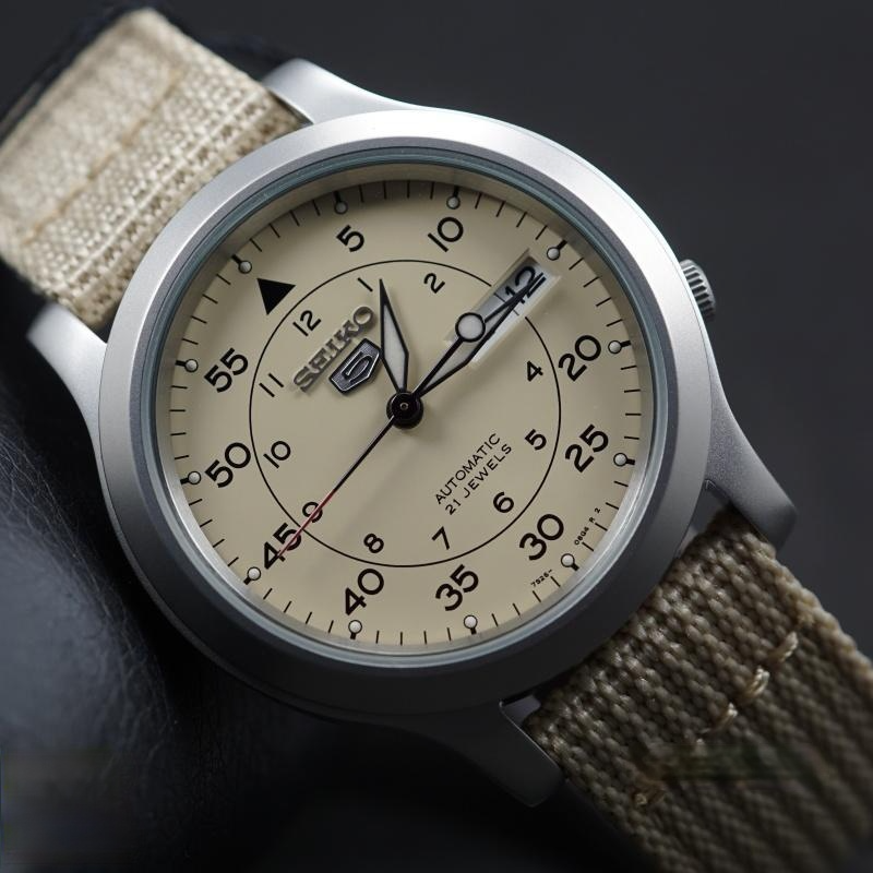 Seiko นาฬิกา ผู้ชาย Seiko 5 Quartz SNK803K2 รับประกันบริษัท ไซโก ประเทศไทย เป็นเวลา 1 ปี