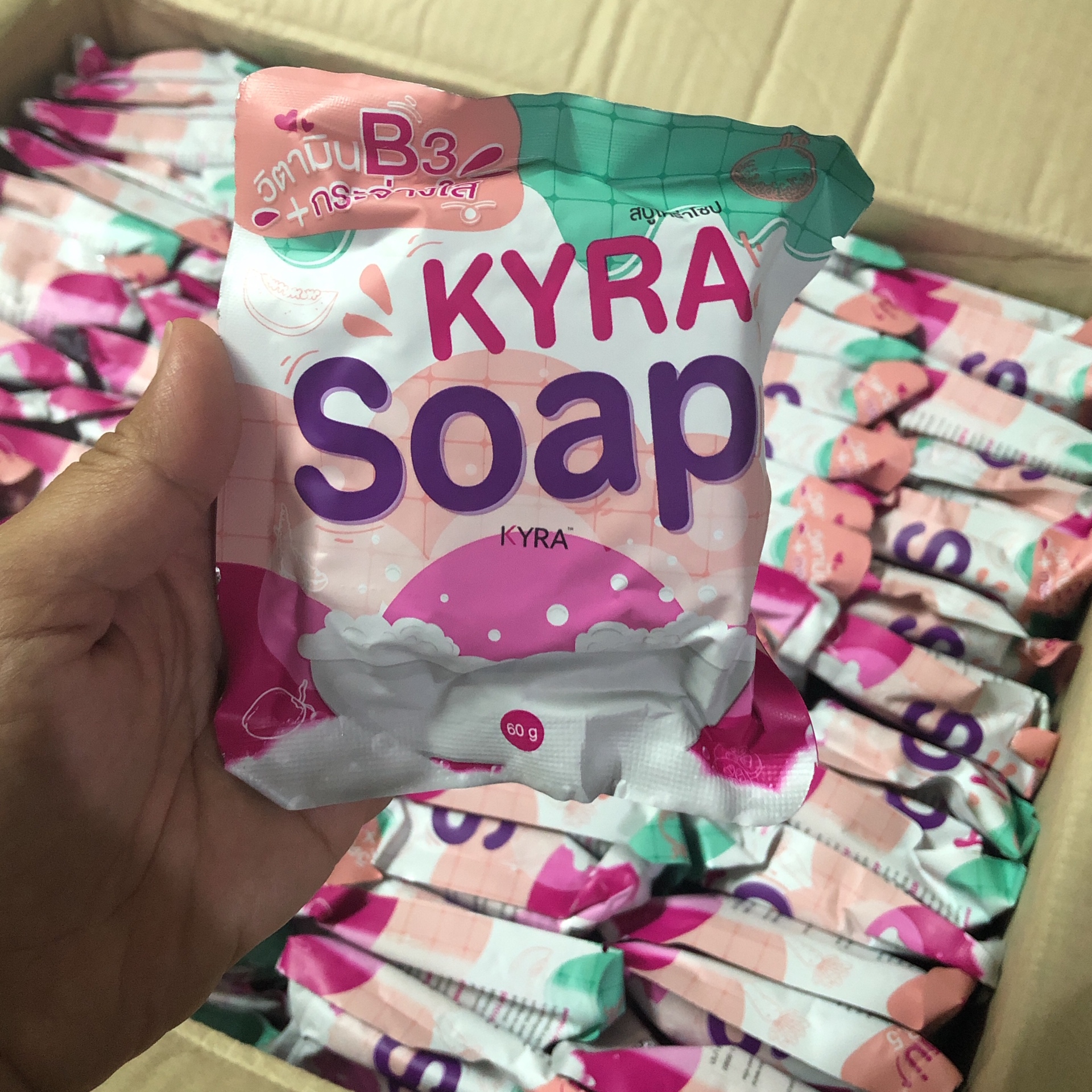 KYRA SOAP สบู่ไคร่าโซป new version 5 เพิ่มวิตามิน B3 เพิ่มความกระจ่างใส (แพ็คเก็จ​ใหม่)​ 60 กรัม