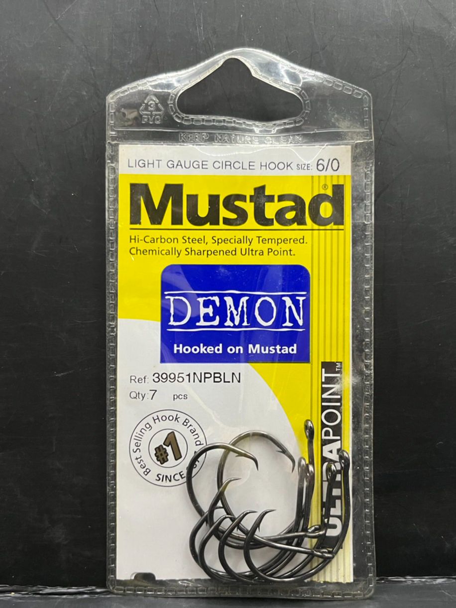 Mustad Demon Circle Hooks Size 5/0 Qty 8 - 39951npbln Chemically