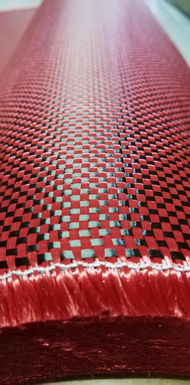 ผ้าคาบอนแท้​ เคฟล่า​ สีดำ​ แดง​ ลาย1 , 205กรัม​ carbon  kevlar​ red. plain  หน้า​กว้าง​ 100 ซม​