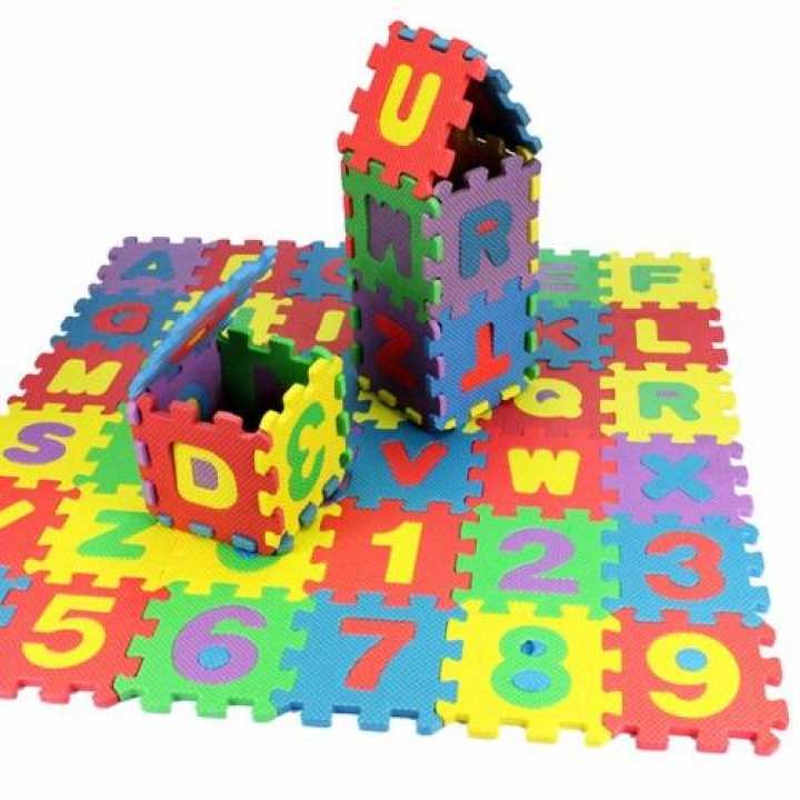 แผ่นจิ๊กซอว์ อักษร A-Z,0-9 (36 ชิ้น) (ขนาด 5x5x1 ซม. /แผ่นและ เมื่อนำมาต่อกันจำนวน 36 ชิ้น จะได้ ขนาดโดยรวม 45x20x1 ซม. โดยประมาณ )