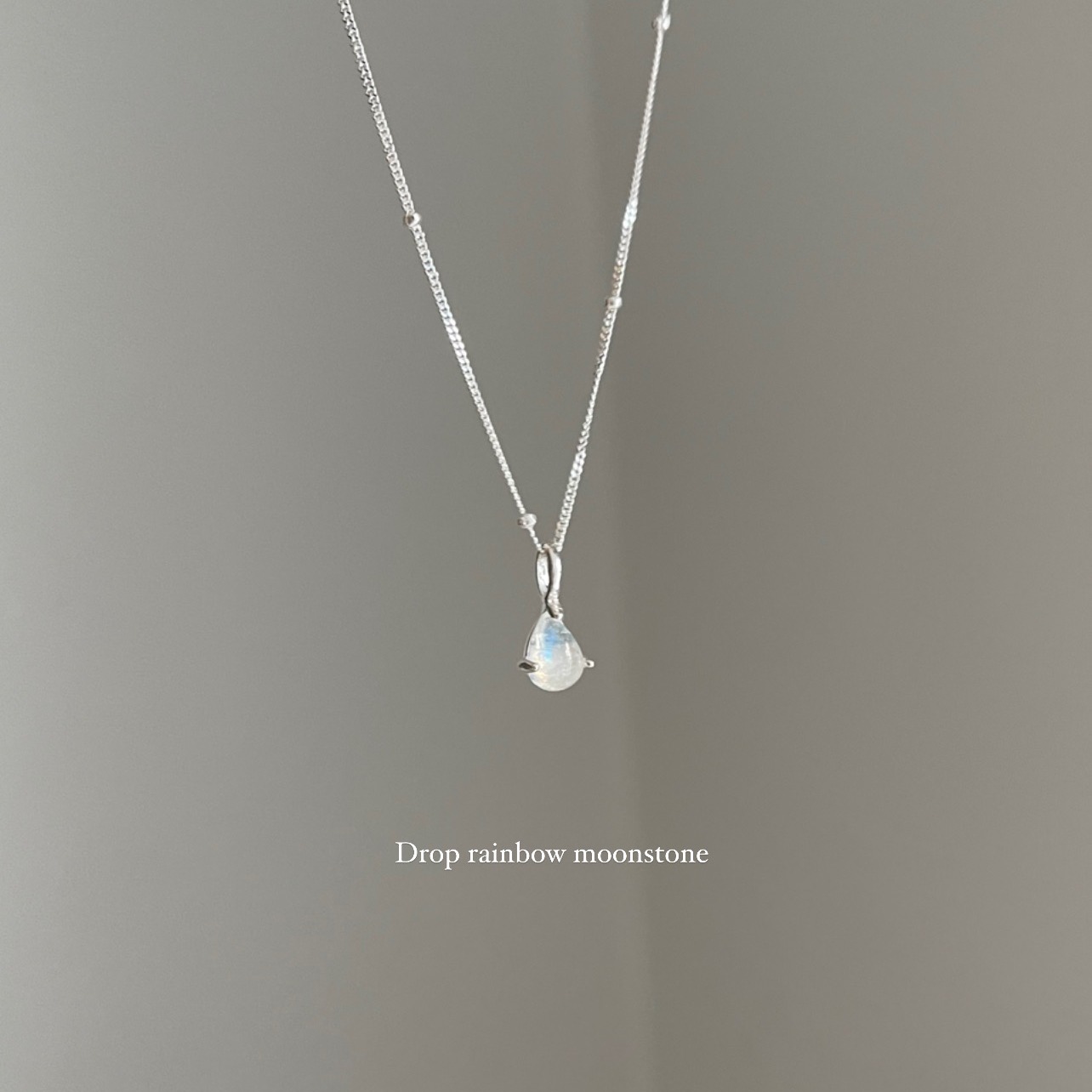 Your wishlist  / สร้อยคอเงินแท้ หิน Rainbow moonstone ทรงหยดน้ำ / Drop Rainbow moonstone  necklace silver925