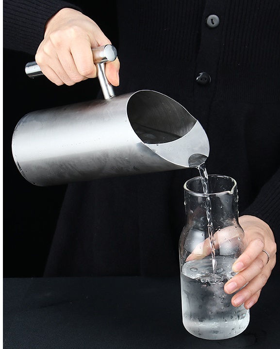 เหยือกสแตนเลส เหยือกน้ำดื่มเย็น พร้อม Ice Guard สำหรับใช้ในบ้านที่โรงแรม (1.5 L)