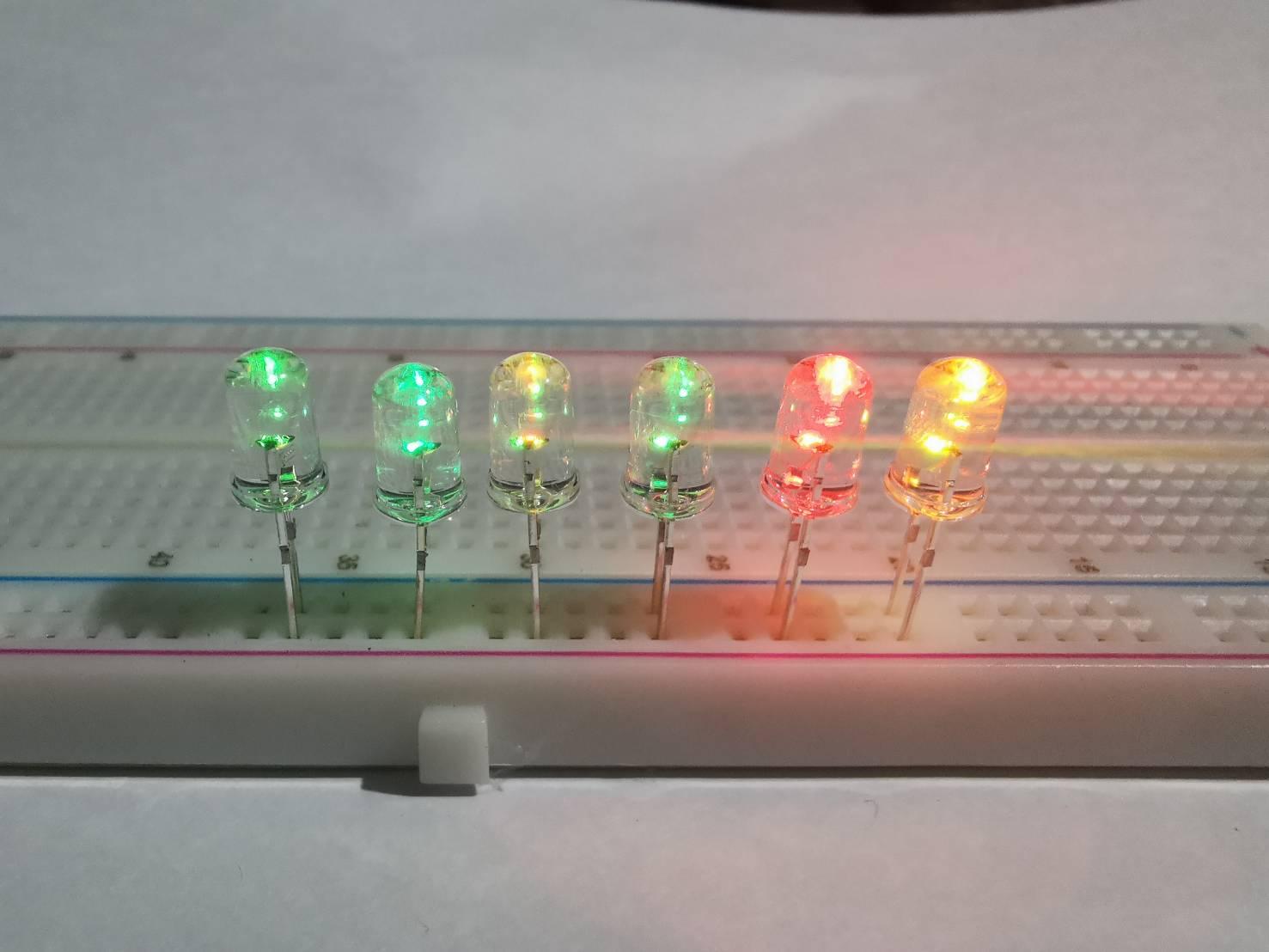 100 หลอด/Pack  LED กระพริบช้า สีสายรุ้ง ขนาด 5 มม.ไฟDC 3Volt  LED Flash Slow Rainbow color Super bright  5mm หลอดกระพริบในตัว ไม่ต้องมีวงจรไฟภายนอก