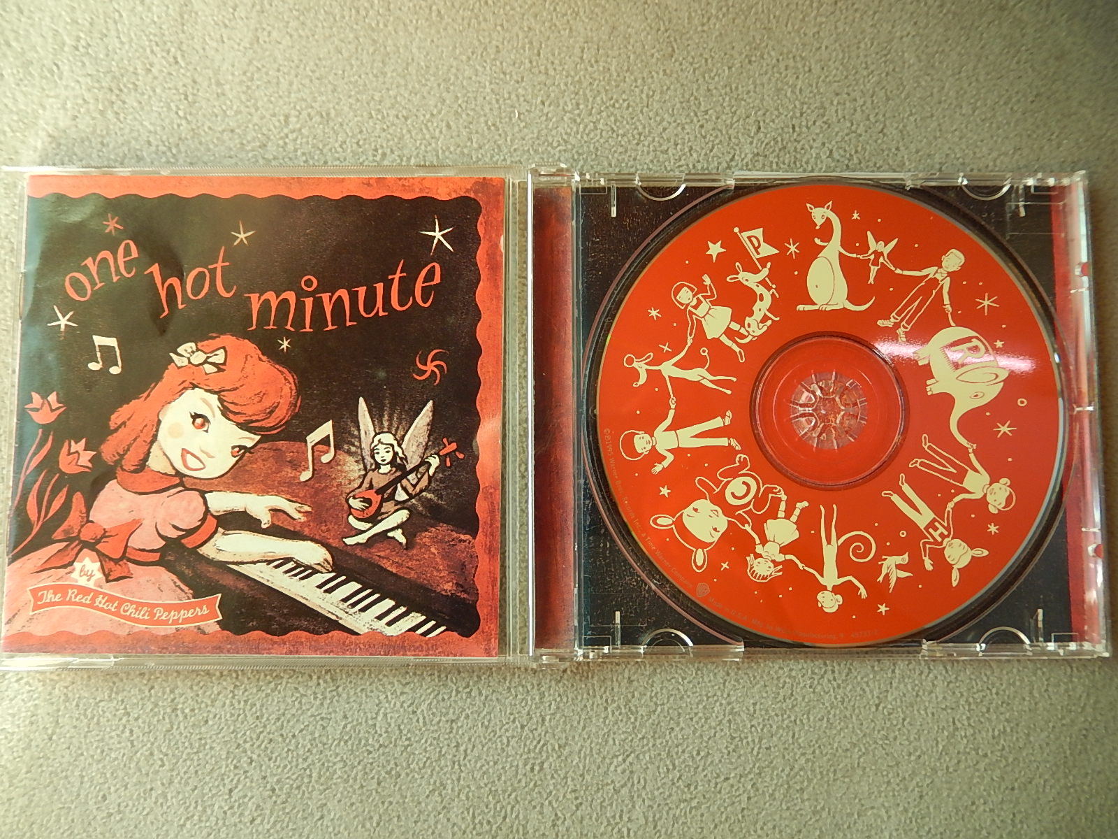 Original CD, Brazilian version of crazy metal red pepper band red hot chili peppers