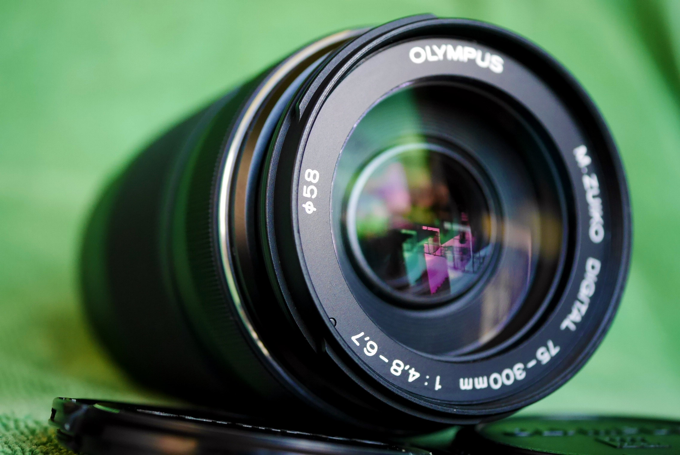 Olympus M.Zuiko 75300mm f4.86.7 Mark II (150600mm) MSC Telephoto