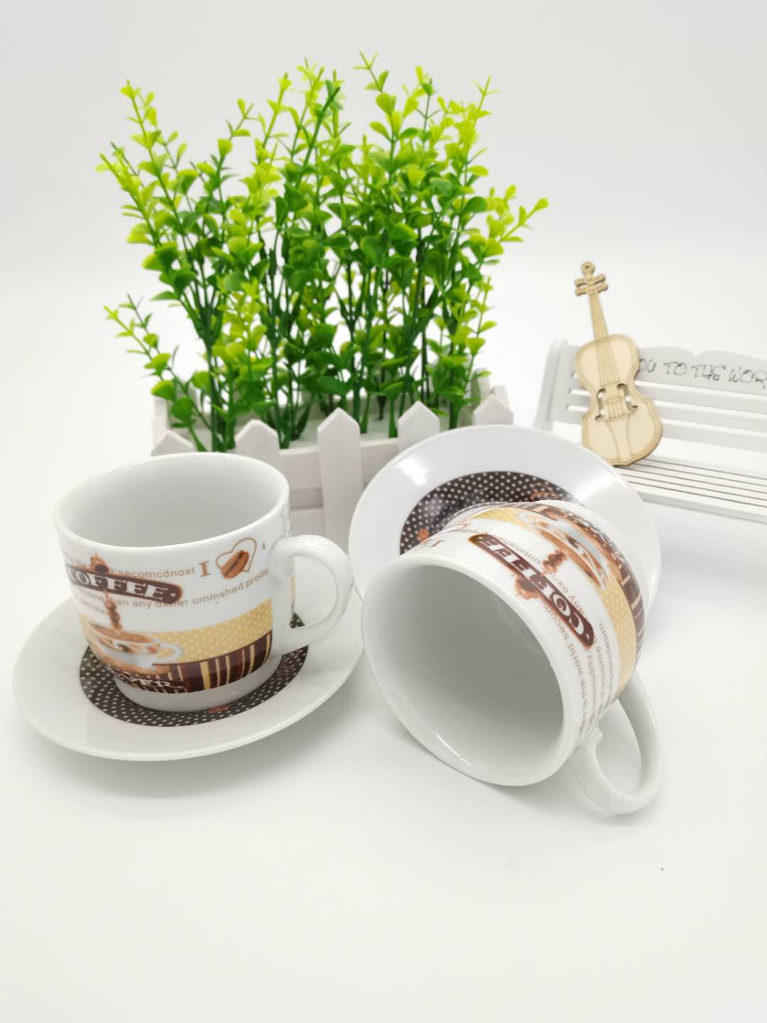 ชุดแก้วกาแฟ ชุดแก้วเซรามิค ชุดชงชา ชุดแก้วชากาแฟ ชุดของขวัญ มีหลายลวดลายให้เลือก ขนาดจาน 12cm ขนาดแก้ว 7x6cm มี2ชุดต่อกล่อง
