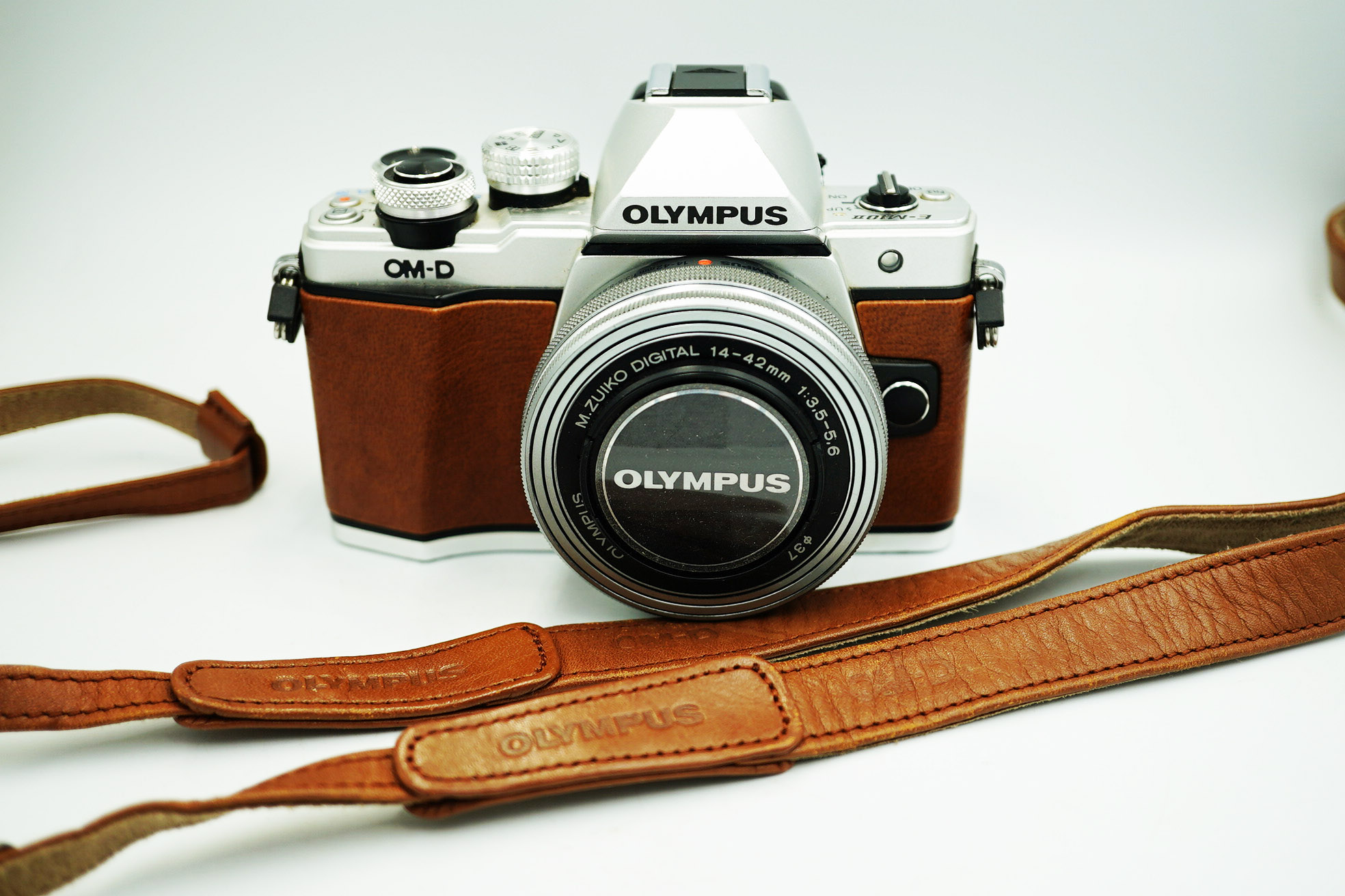 OLYMPUS Fox-Brown Limited Edition OM-D E-M10 Mark II Camera