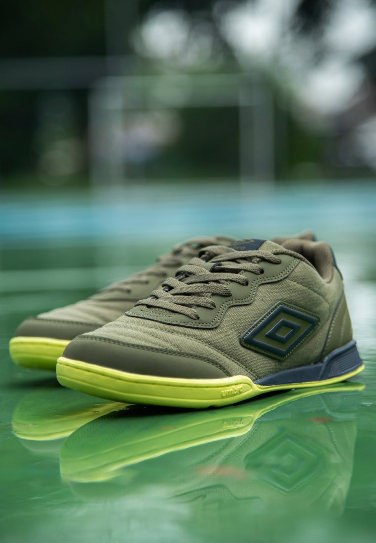 Sepatu Futsal Umbro Street V Umbro Futsal Sala Street II (Black/White)