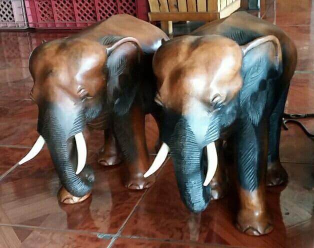 ช้างคู่ เสริมฮวงจุ้ย ค้าขาย ร่ำรวย ช้างมงคลแกะสลัก  1 คู่ ขนาดสูง  12  นื้ว  -  สีไม้