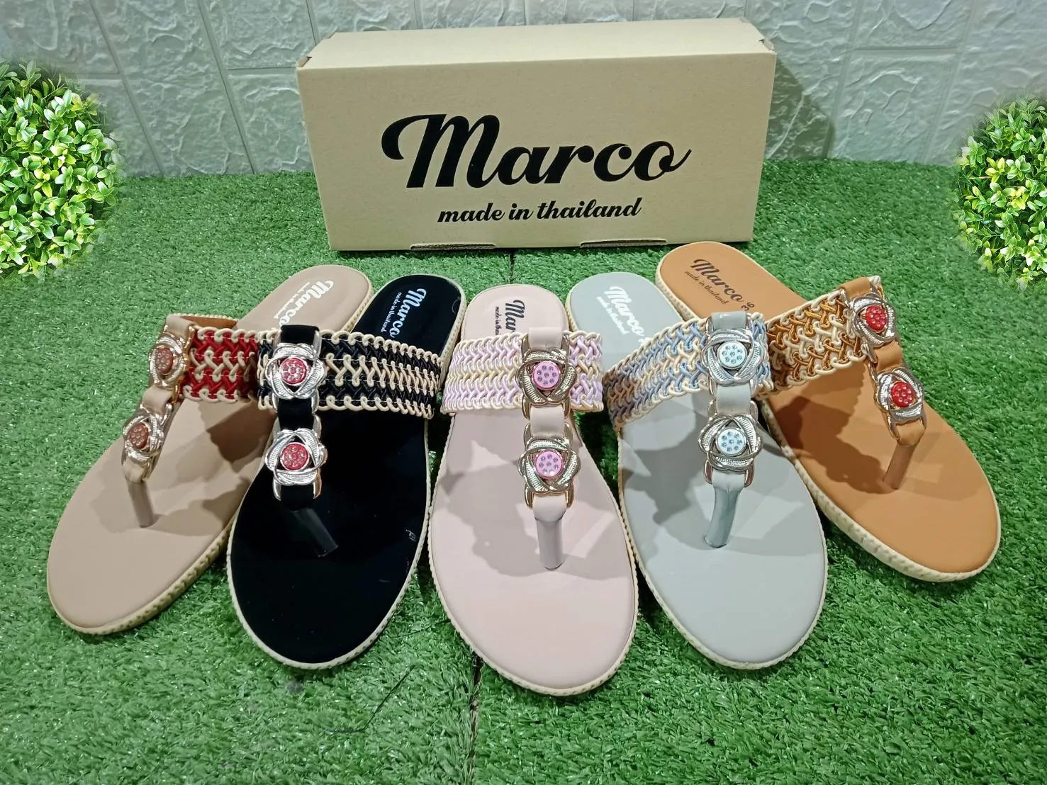 Marco รุ่น T1001 รองเท้าแตะ แบบใหม่ รองเท้าแตะผู้หญิง รองเท้าแตะกันลื่น สีพื้น รองเท้าใส่ในoffice นิ่มสบาย เป็น รองเท้าเพื่อสุขภาพ