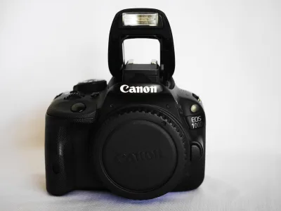Canon EOS 100D World’s Smallest and Lightest Digital SLR กล้อง DSLR ขนาดเล็ก และเบาที่สุดในโลก Body Only, (Kiss X7 / Rebel SL1) Digital SLR Camera - ตัวกล้อง