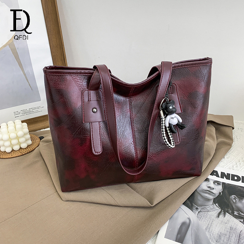 Bags women handbags 2021 new Korean style shoulder bag fashion western style bear tote bag retro