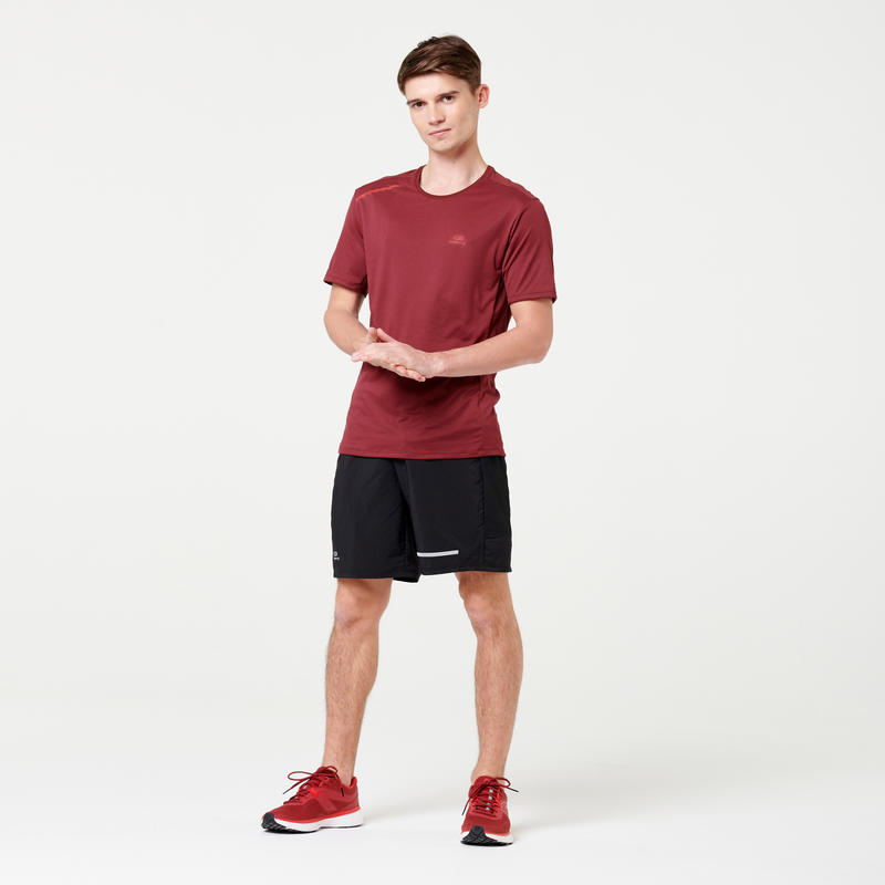 เสื้อยืดผู้ชายสำหรับใส่วิ่งรุ่น RUN DRY+ (สีแดง BURGUNDY)รองเท้าและเสื้อผ้าสำหรับผู้ชาย