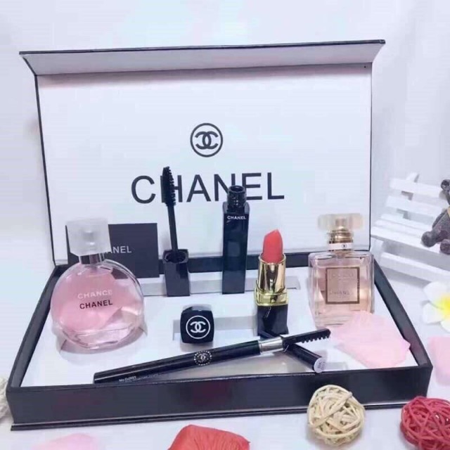 SET เครื่องสำอาง Chanel 5 in 1 🎁 น้ำหอม 2 ตัว