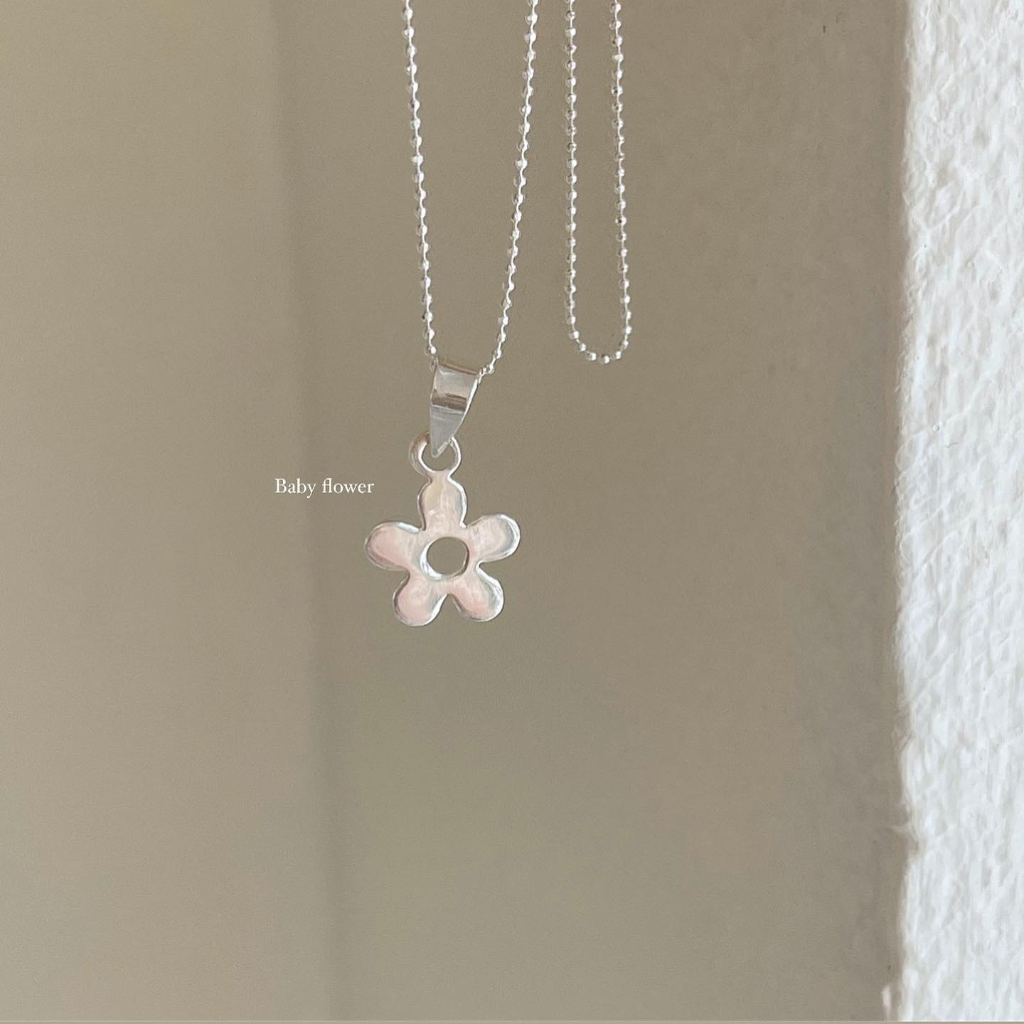 Your wishlist / Baby flower necklace silver925 / สร้อยคอเงินแท้ห้อยจี้ดอกไม้ (เลือกแบบสร้อยเองได้)