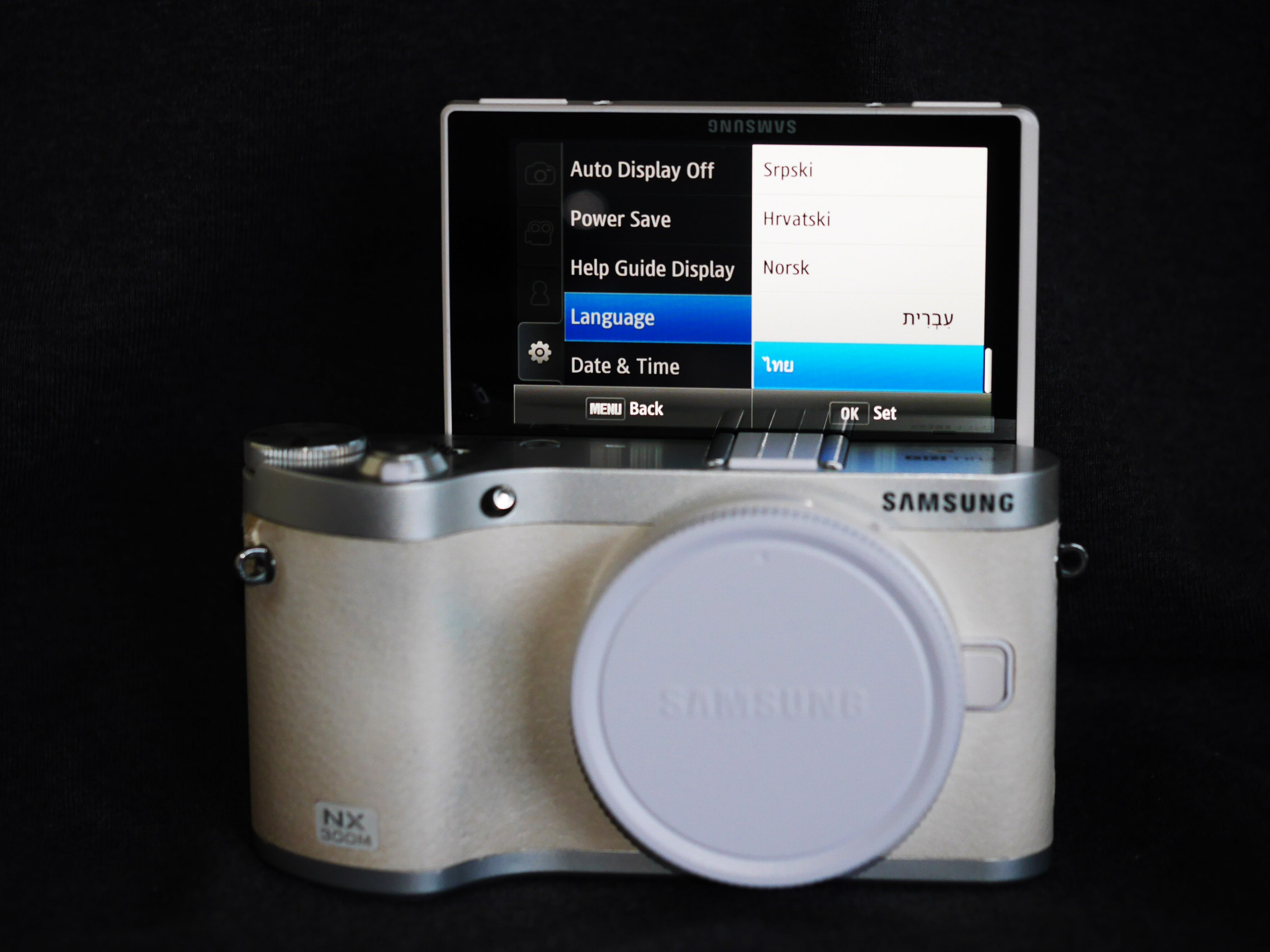 Samsung NX300M Wi-Fi BT NFC White Body, NX Series 300M, Galaxy NX300 M Mirrorless Digital Camera ( EV-NX300MBQUUS )
