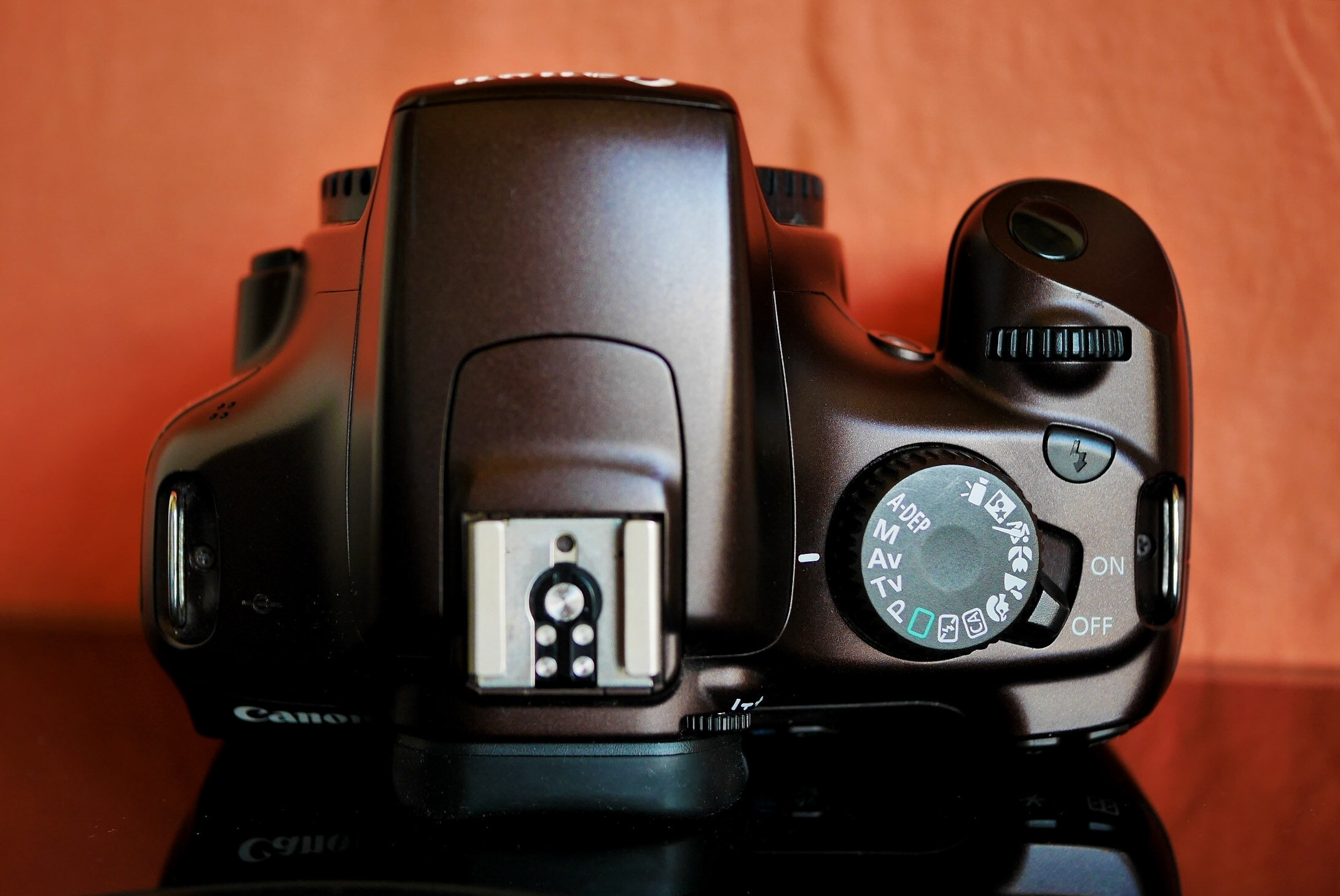 Canon EOS 1100D (Kiss X50 Rebel T3) DSLR Bronze body ตัวกล้อง Digital