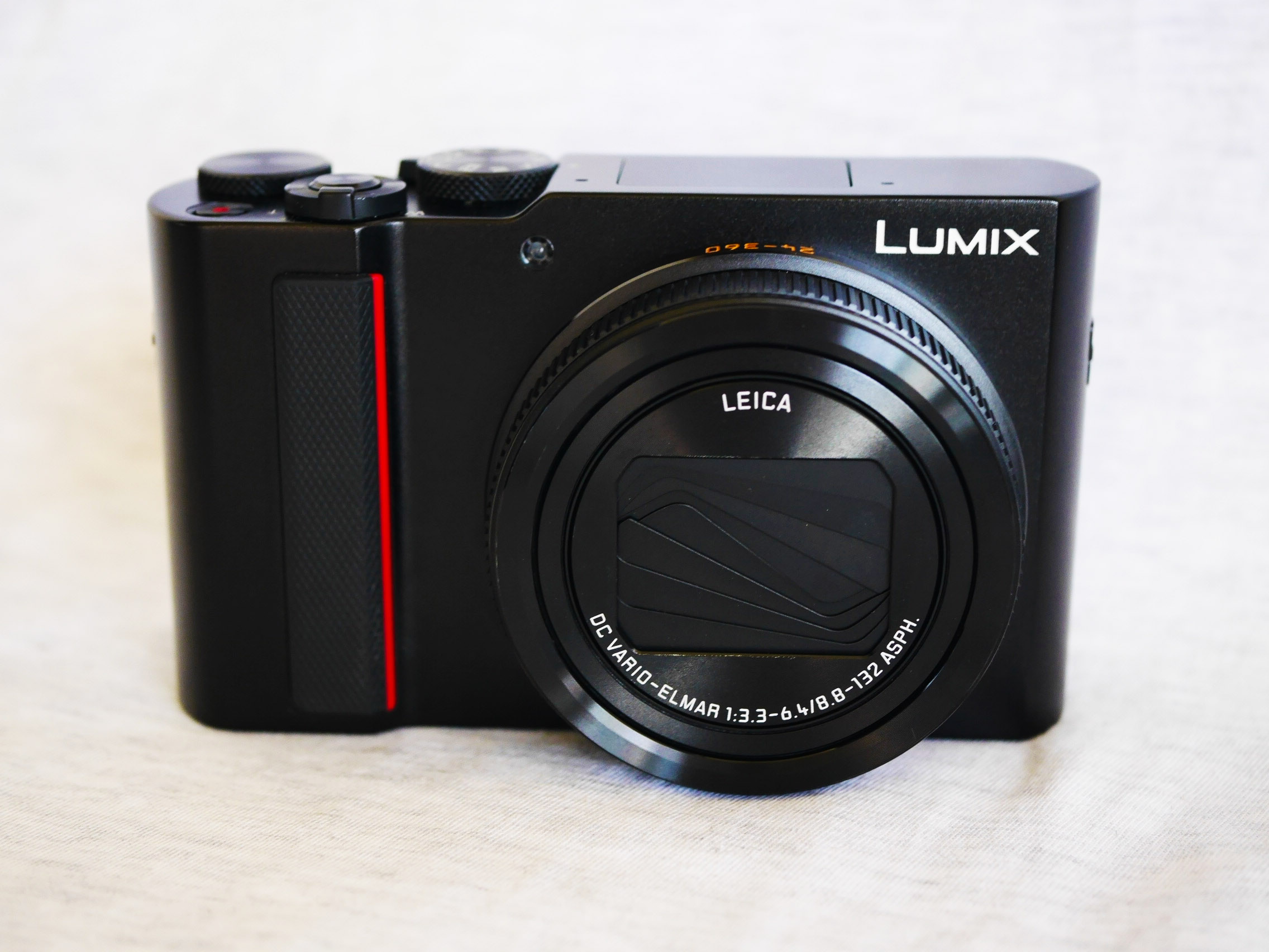 Panasonic Lumix DCTZ220 WiFi Digital Camera in Box (TZ200 / ZS200