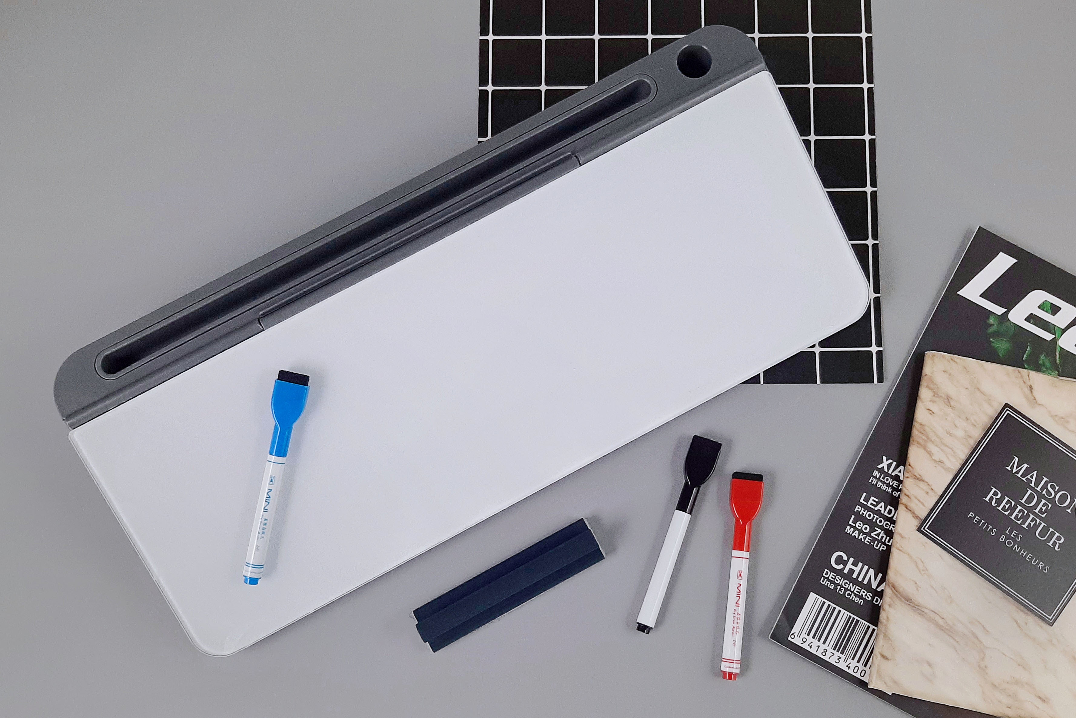 desktop-glass-board