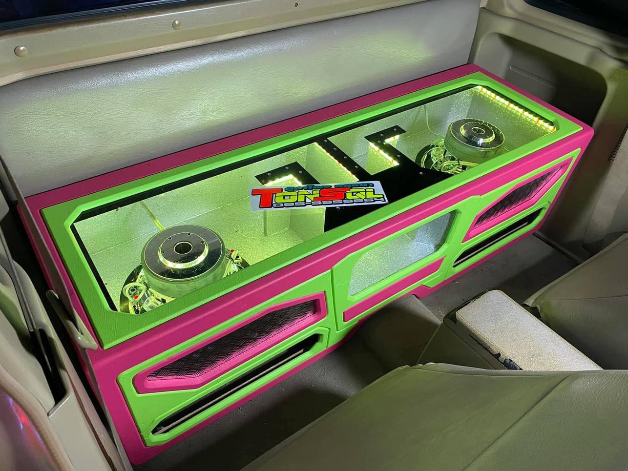 ตู้ลำโพงรถยนต์ แบบยกสวม