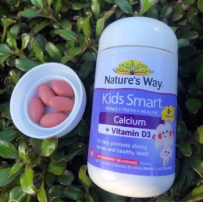 วิตามินเด็ก Nature’s way Kids Calcium chewable แคลเซียม รสนม ผลไม้ Nature Way Kids Calcium + Vitamin D3 Strawberry Milkshake Burstlets 50 แคปซูล เป็นแบบแคปซูลนิ่ม