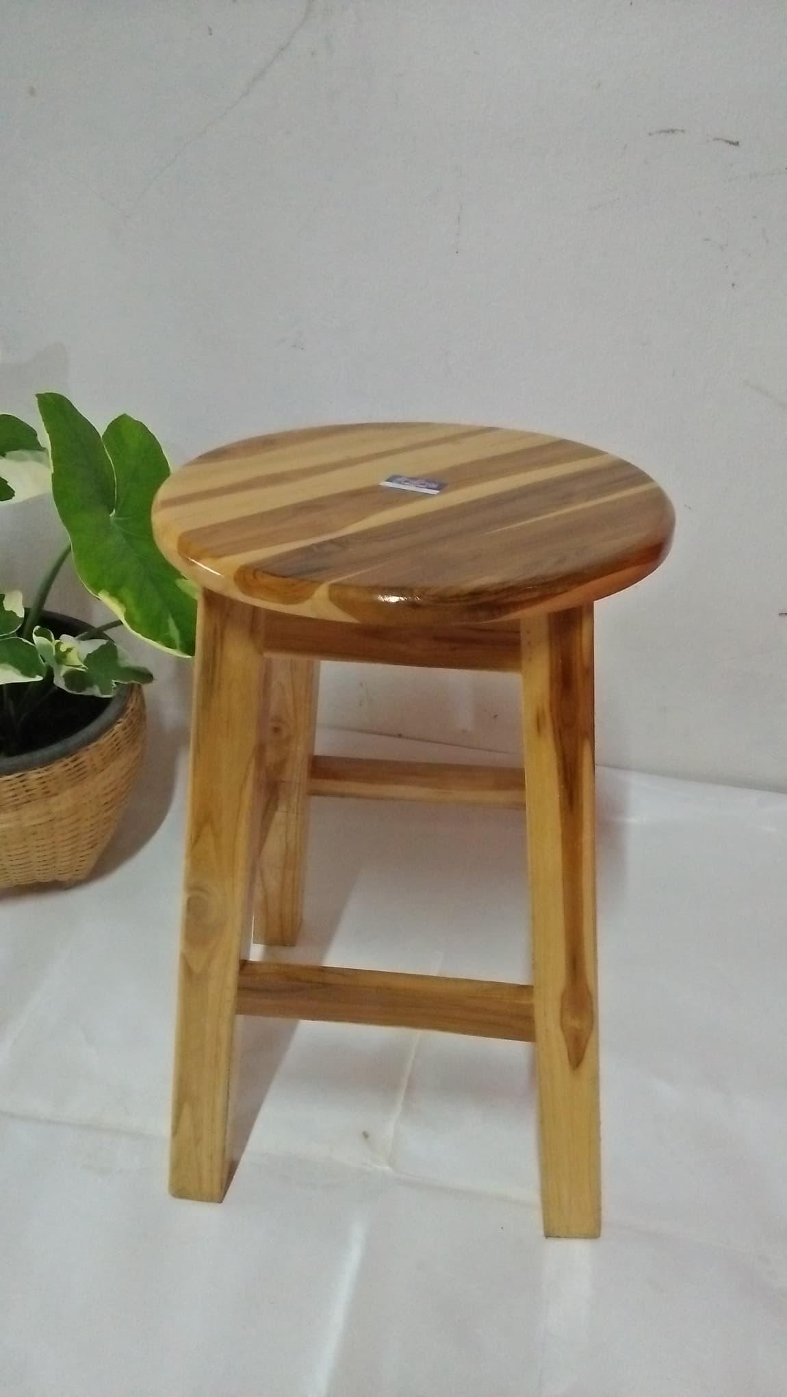 เก้าอี้หัวกลม เก้าอี้บาร์ เก้าอี้นั่งเล่น เก้าอี้สนาม ทำจากไม้สัก   ขนาด 33x50 cm.