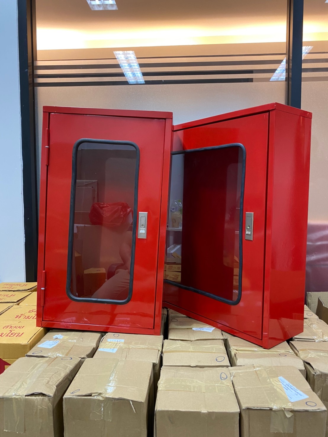 ตู้เก็บถังดับเพลิง (ถังเดี่ยว)(ถังคู่)สีแดง ใช้เก็บถังดับเพลิงขนาด 10 หรือ 15 ปอนด์