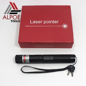 ภาพหน้าปกสินค้าHigh-power laser (green light/red light) with lock and laser303 charger ที่เกี่ยวข้อง