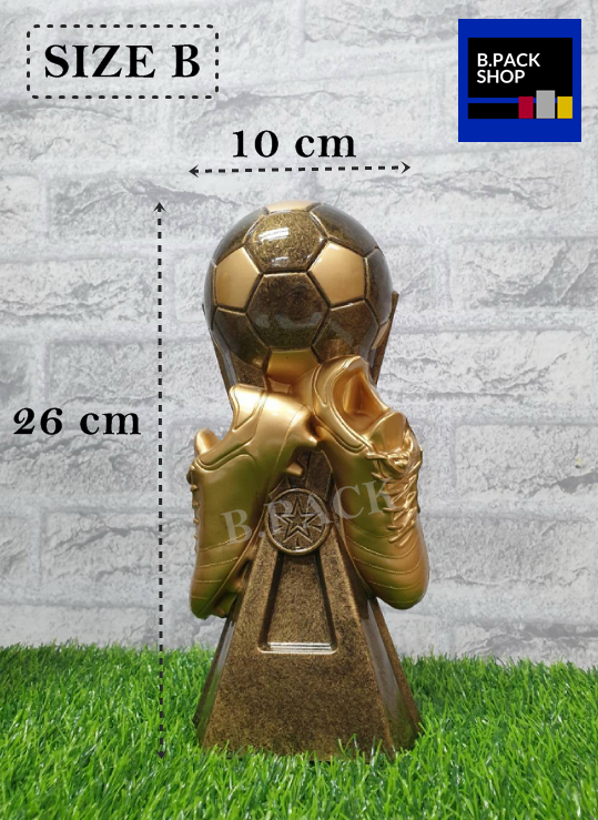 ถ้วยรางวัลลูกฟุุตบอลและรองเท้า สีทองปัดดำ ที่ระลึก ของโชว์ สำหรับการแข่งขันกีฬาฟุตบอล ฟุตซอล  มี 3 ขนาด  ขนาด B จำนวน 1 ใบ