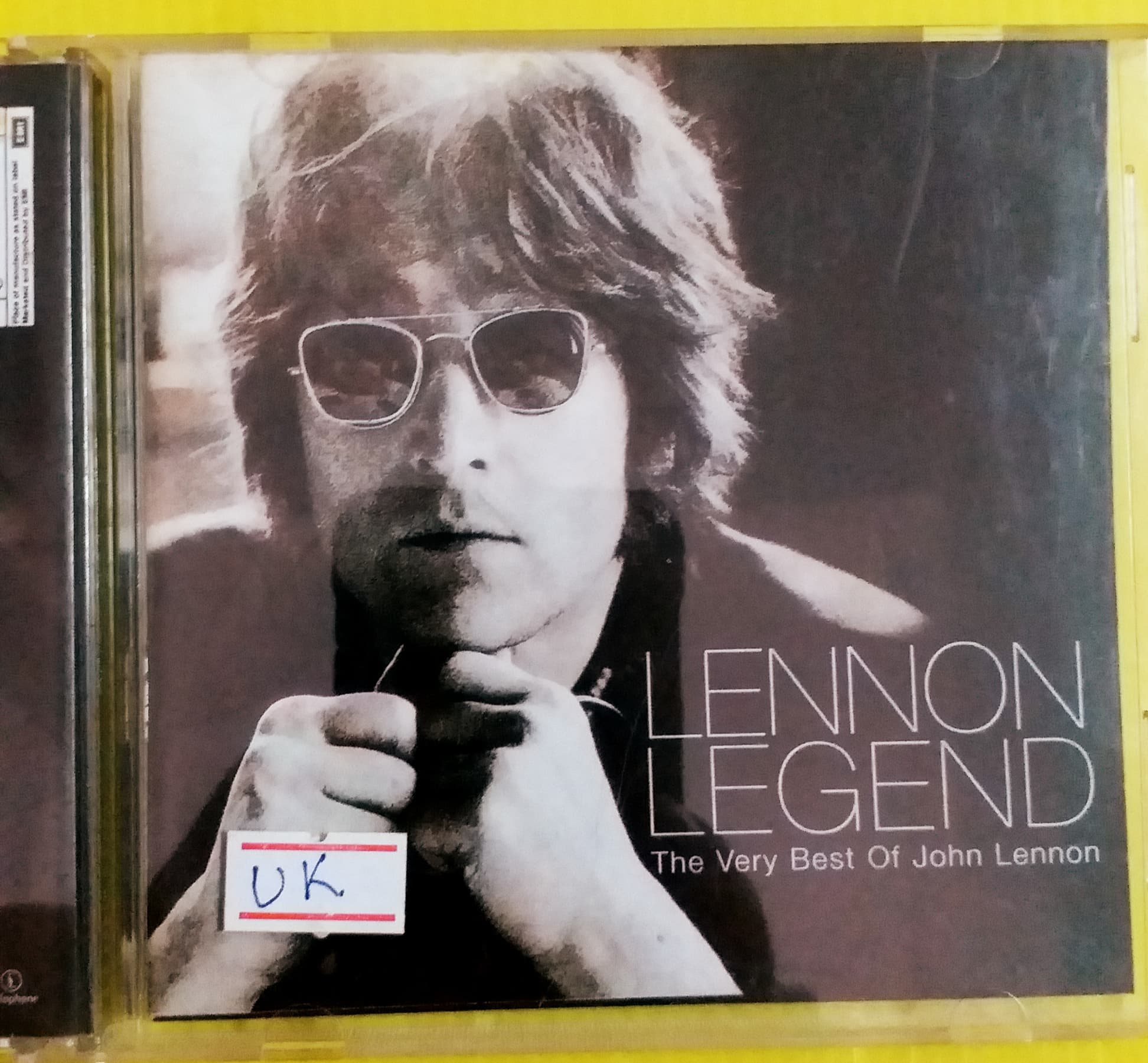 CD THE VERY BEST OF JOHN LENNON ชุด LENNON LEGEND MADE IN UK