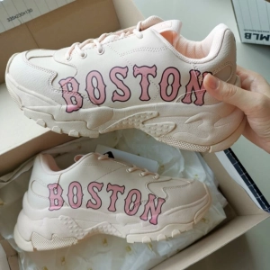 ภาพหน้าปกสินค้า💥พร้อมส่ง💥รองเท้า MLB Boston Pink มี Size 37--41 ซึ่งคุณอาจชอบราคาและรีวิวของสินค้านี้