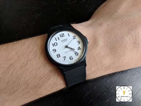 Casio Standard นาฬิกาข้อมือ รุ่น MQ24-7B2 (White) Casio Standard นาฬิกาข้อมือ รุ่น MQ24-7B2 (White)