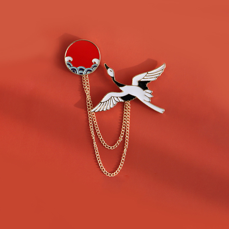 xingtu Metal Chain Brooches White Flying Crane Cartoon Animal Enamel Pin Badge Jewelry