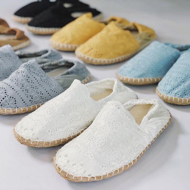 รองเท้าแฮนด์เมด เอสปาดริล แบบสลิปออนลายลูกไม้ Espadrilles Slip onLace
