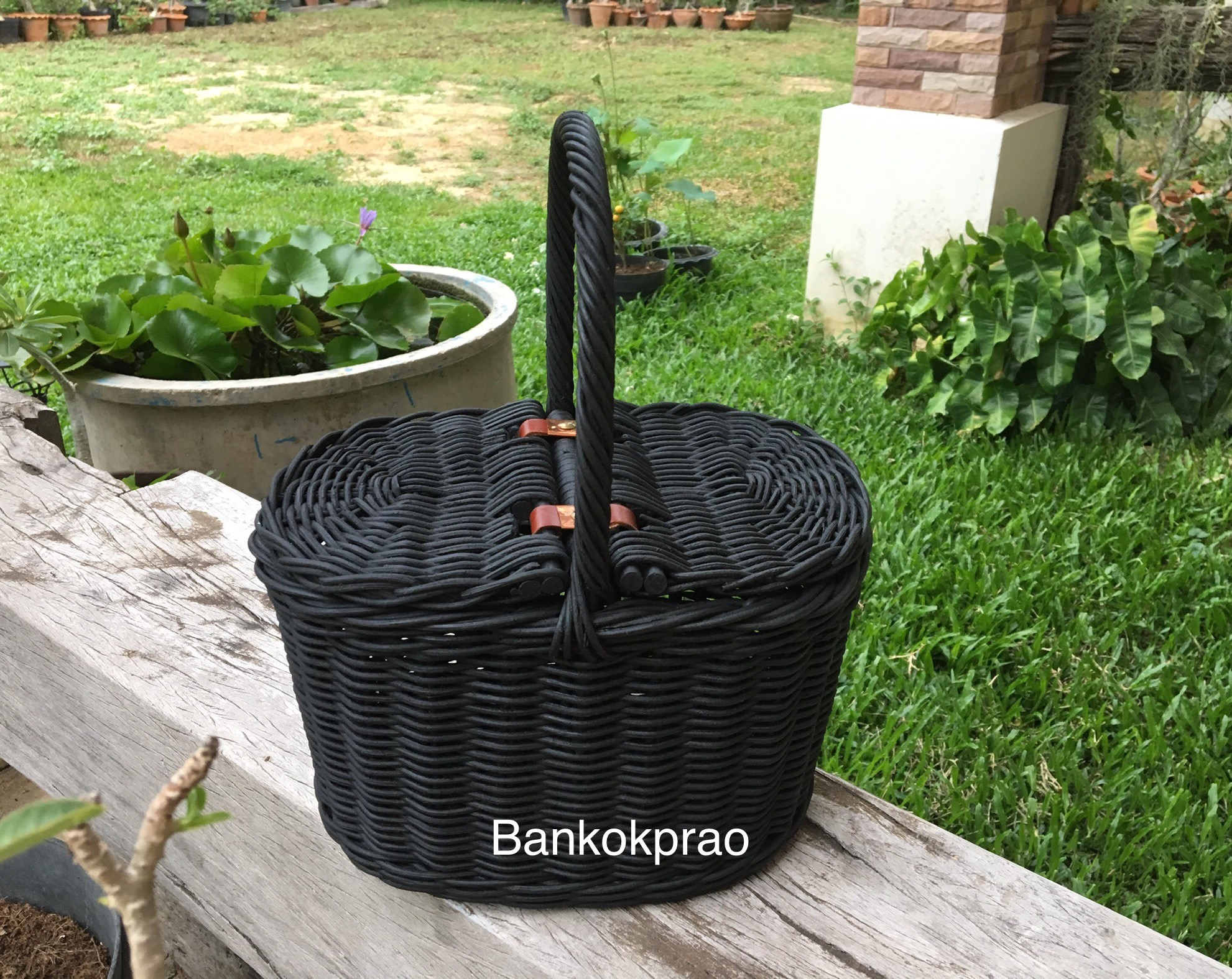 ตะกร้าหวาย ตะกร้า ตะกร้าปิคนิค กระเป๋าหวาย กระเป๋าสาน ใบเล็ก มี 3 แบบ (สีดำ/สีโอ๊คดำ/สีเบจ) Handmade Basket Size W18xL27xH17 cm  Bankokprao  Handmade Camping สี ดำถ่าน(บุผ้าซับในสีเทา) สี ดำถ่าน(บุผ้าซับในสีเทา)