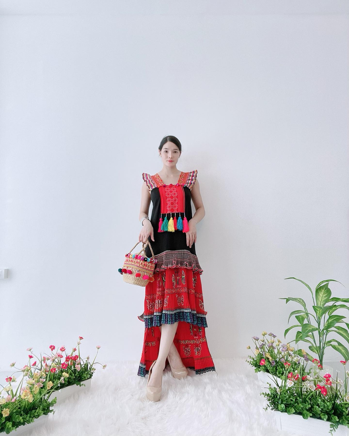 เดรสยาวผ้าใยกัญชงแขนระบายสวยๆ เดรสเป็นรุ่นหน้าสั้น -หลังยาว แต่งผ้างาน ...