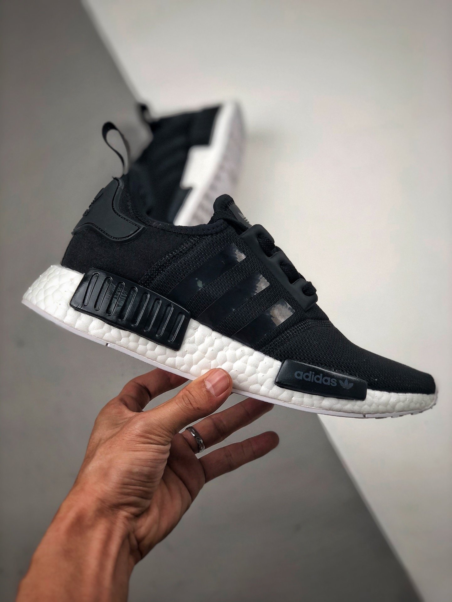 adidas gazelle silver green womens Adidas NMD R2 Primeknit White Black