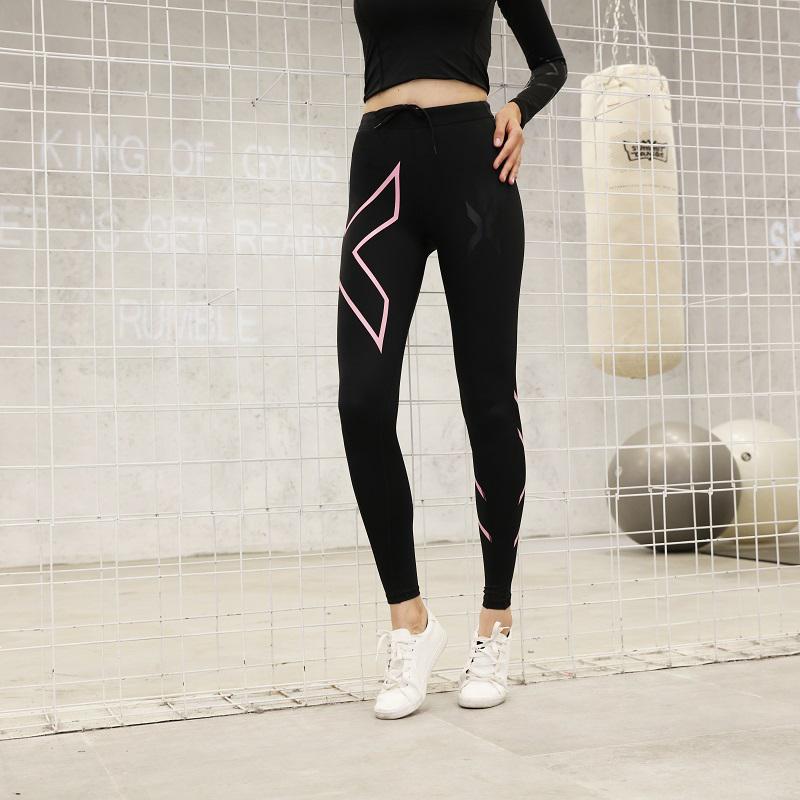 2XU กางเกงรัดกล้ามเนื้อผู้หญิง Women Compression Black-Pink