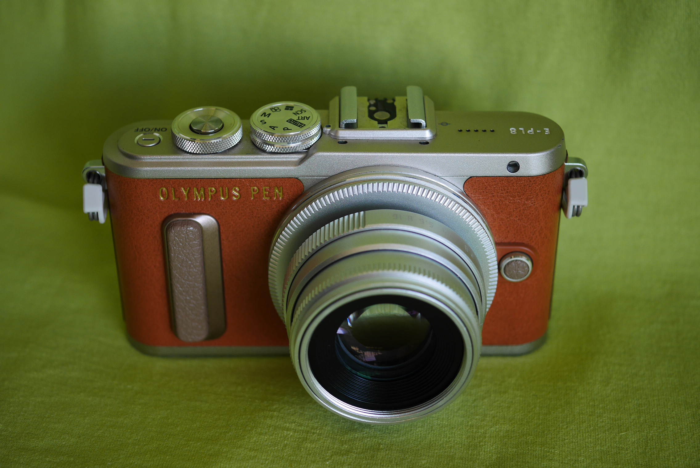Olympus Pen E-PL8 Mirrorless Digital Wi-Fi Camera Brown with