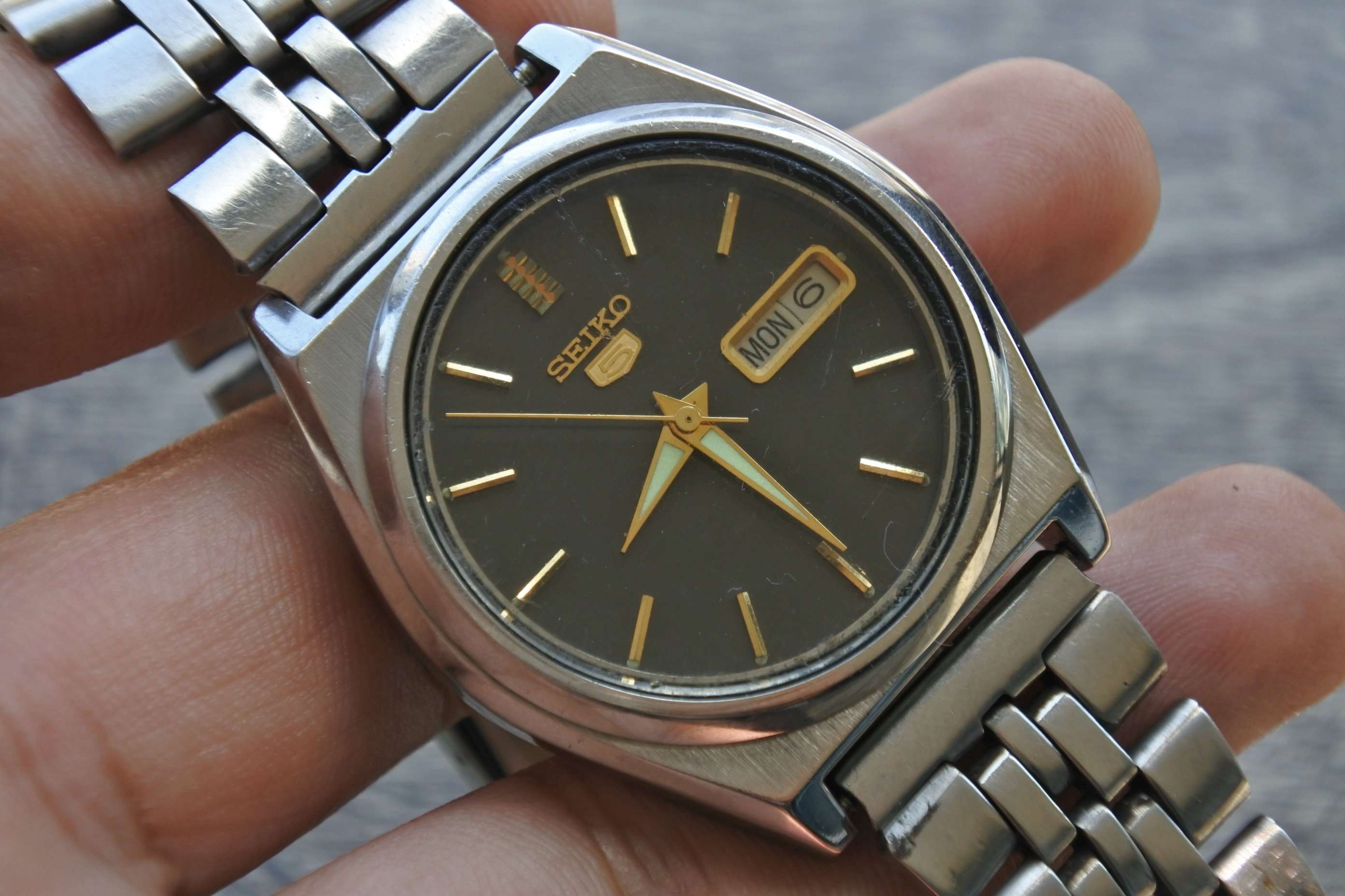 นาฬิกา Seiko 5 7009 3040 Vintage ผู้ชาย สายสแตนเลส แท้มือสองญี่ปุ่น ระบบ Automatic หน้าปัด 37mm