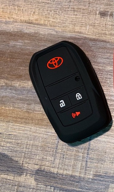 ซิลิโคน กุญแจพับ Toyota ใช้ได้กับรุ่น 2-4 ปุ่ม พร้อมโลโก้ Toyota (เฉพาะซิลิโคน ไม่รวมกุญแจ)