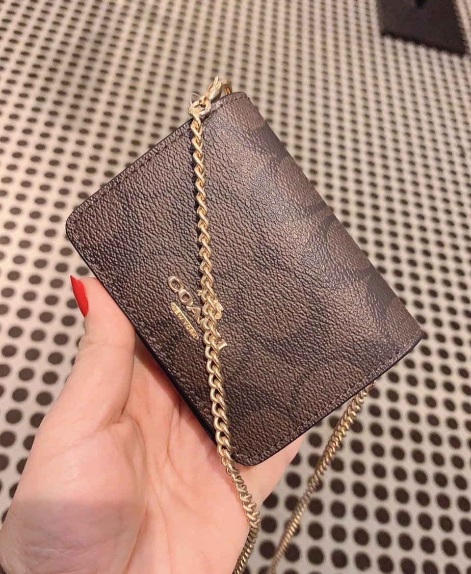 💥 ของแท้!! พร้อมส่งในไทย!! Coach Mini Wallet On A Chain รุ่นใหม่ล่าสุด