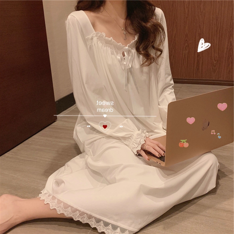 ✔พร้อมส่ง✔DuDay ชุดนอน ผู้หญิง ชุดนอนเดรสแขนยาวสไตล์เกาหลีคุณหนู สีขาวผ้านิ่มใส่สบายไซส์ใหญ่ M-XXL D03