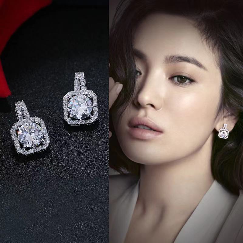 Fashion earrings ต่างหูเงินแท้925 เวอร์ชั่นเกาหลีแฟชั่น Style รูปแบบใหม่ (สินค้าพร้อมจัดส่ง)