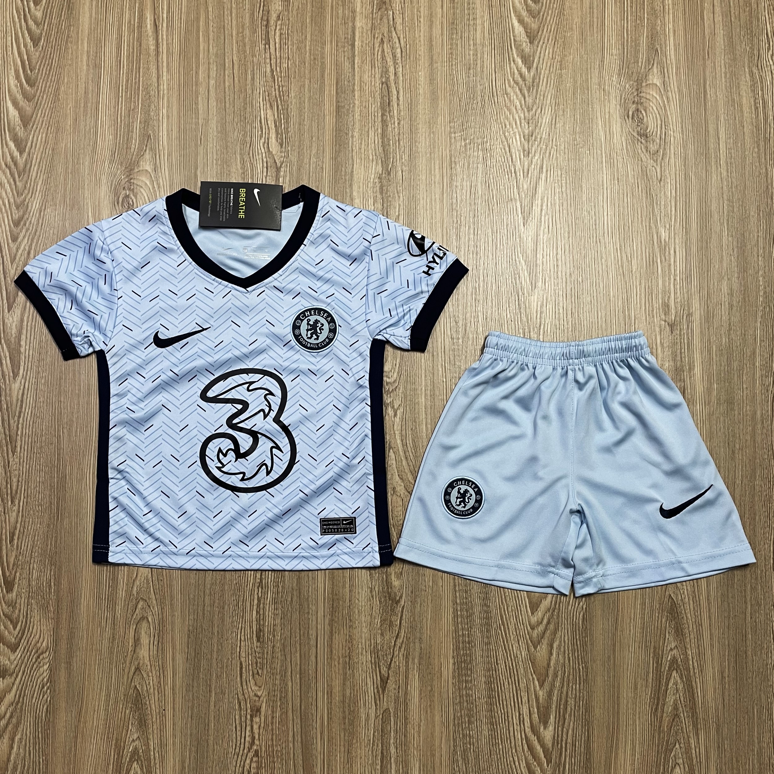 ชุดบอลเด็ก Chelsea ชุดกีฬาเด็กทีม เสื้อทีมเชลซี   ซื้อครั้งเดียวได้ทั้งชุด (เสื้อ+กางเกง) ตัวเดียวในราคาส่ง สินค้าเกรด-AAA