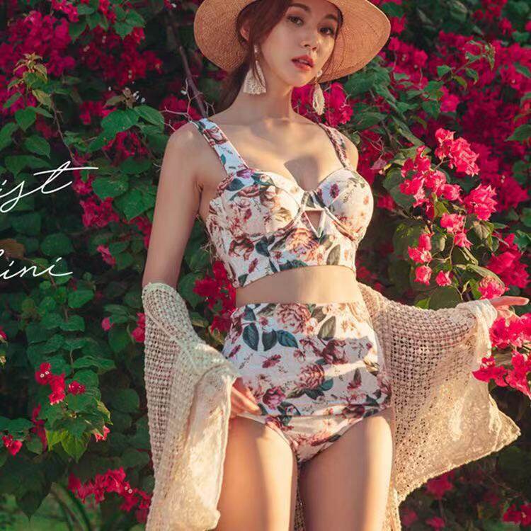 ชุดว่ายน้ำเซ็กซี่  ชุดเที่ยวทะเล ทูพีชลายดอกไม้ กระชับหน้าอก สีใส พร้อมส่ง ส่งจากไทย  Bikini Swimming Suit Woman Floral Swimwear